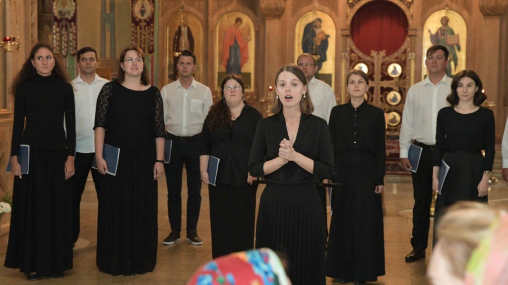 Концерт вокального ансамбля под руководством Анастасии Мельниковой в храме Николая Чудотворца в Покровском.