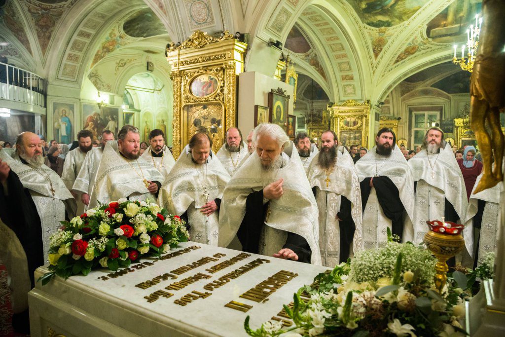 04/12/2013 Парастас у гробницы приснопамятного Святейшего Патриарха Алексия II († 5 декабря 2008 г.)